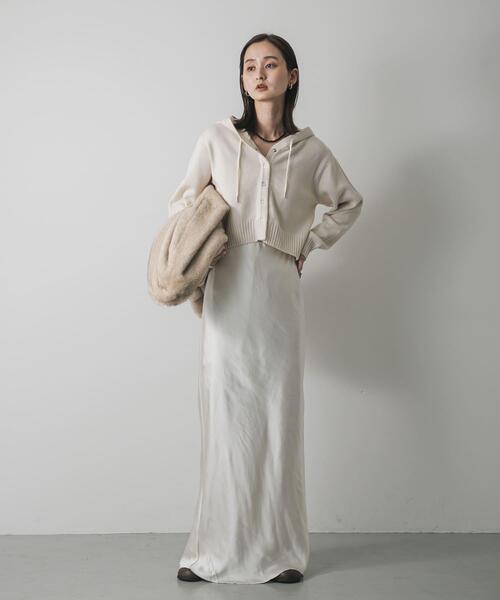 SENSE OF PLACE by URBAN RESEARCH（センスオブプレイスバイアーバンリサーチ）の「コンパクトフーディセーター（ニット/セーター・レディース・アイボリー/チャコールグレー/レッド・ONE）」の9枚目の写真