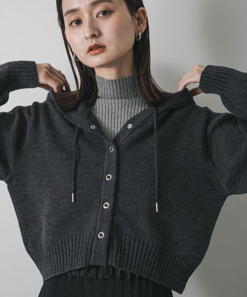 SENSE OF PLACE by URBAN RESEARCH（センスオブプレイスバイアーバンリサーチ）の「コンパクトフーディセーター（ニット/セーター・レディース・アイボリー/チャコールグレー/レッド・ONE）」の14枚目の写真