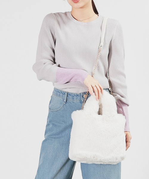 Honeys（ハニーズ）の「チェーン付ファーバッグ（ハンドバッグ・レディース・ベージュ/アイボリー/グレー・FREE）」の5枚目の写真