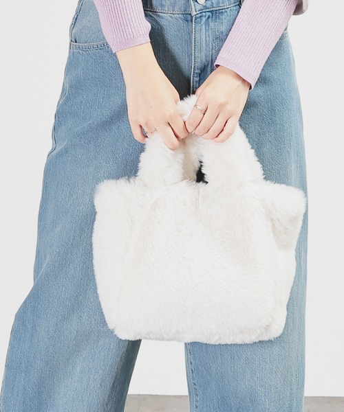 Honeys（ハニーズ）の「チェーン付ファーバッグ（ハンドバッグ・レディース・ベージュ/アイボリー/グレー・FREE）」の7枚目の写真