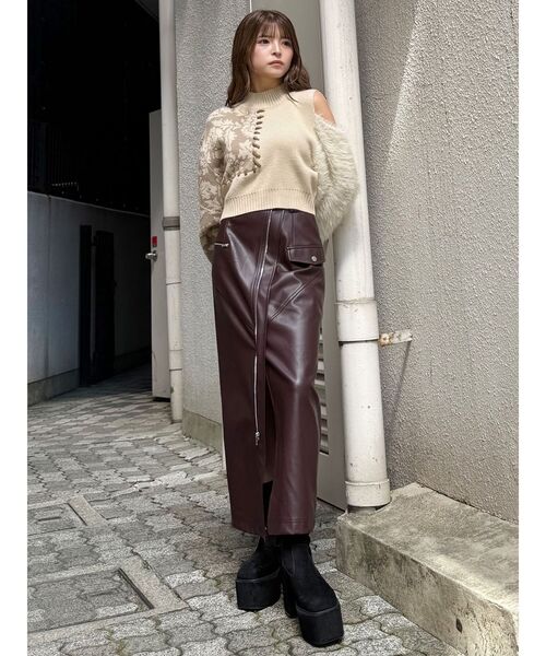 MURUA（ムルーア）の「ショルダーフラワーシャギーニット（ニット/セーター・レディース・ブラック/アイボリー/ネイビー/ブラウン・FREE）」の22枚目の写真