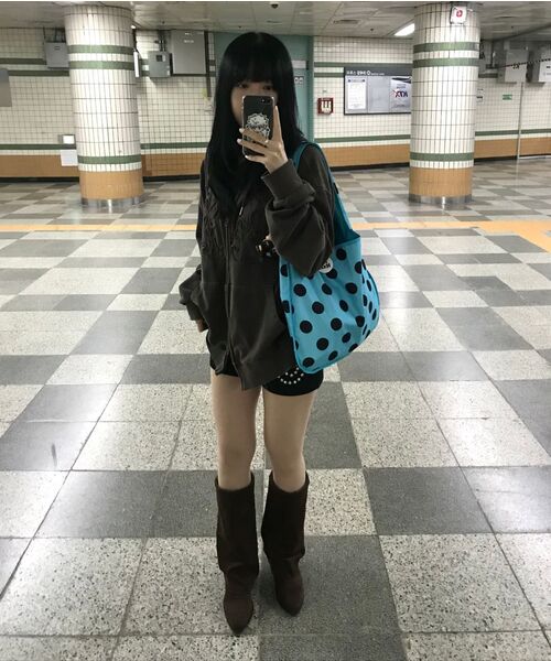 GAKKAI UNIONS(ガッカイユニオンズ)の「フレイムアップリケピグメントフードジップアップブラウン(パーカー・レディース・その他・SMALL/MEDIUM/LARGE)」の4枚目の写真