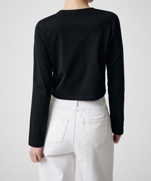 MUSINSA STANDARD WOMAN（ムシンサスタンダードウーマン）の「[クールタンダード] ウィメンズ クルーネック クロップ 長袖Tシャツ [ブラック]（Tシャツ/カットソー・レディース・その他・SMALL/MEDIUM/LARGE/X-SMALL）」の5枚目の写真
