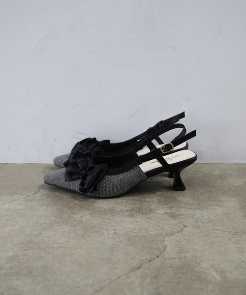 ASTORIA ODIER（アストリアオディール）の「メニーリボンストラップパンプス（パンプス・レディース・ベージュ/ブラック/ライトグレー・LARGE/MEDIUM/SMALL）」の15枚目の写真