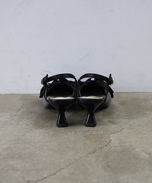 ASTORIA ODIER（アストリアオディール）の「メニーリボンストラップパンプス（パンプス・レディース・ベージュ/ブラック/ライトグレー・LARGE/MEDIUM/SMALL）」の16枚目の写真