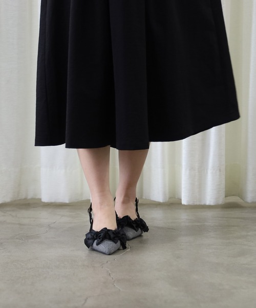 ASTORIA ODIER（アストリアオディール）の「メニーリボンストラップパンプス（パンプス・レディース・ベージュ/ブラック/ライトグレー・LARGE/MEDIUM/SMALL）」の8枚目の写真