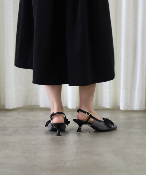 ASTORIA ODIER（アストリアオディール）の「メニーリボンストラップパンプス（パンプス・レディース・ベージュ/ブラック/ライトグレー・LARGE/MEDIUM/SMALL）」の10枚目の写真