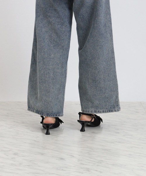 ASTORIA ODIER（アストリアオディール）の「メニーリボンストラップパンプス（パンプス・レディース・ベージュ/ブラック/ライトグレー・LARGE/MEDIUM/SMALL）」の14枚目の写真