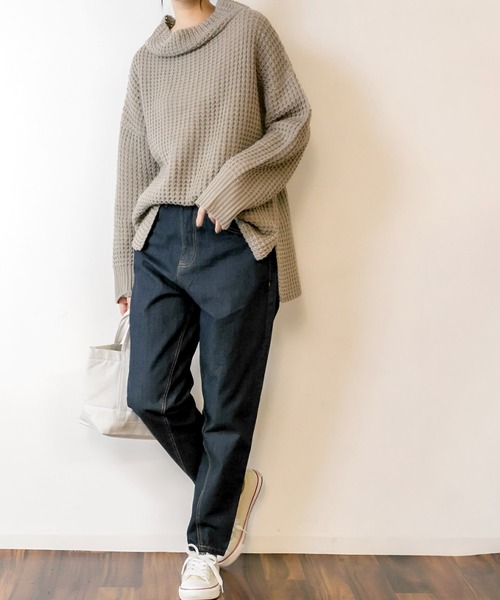 MARAI(マーライ)の「サルエルデニムパンツ ジーンズ ワイドパンツ キレイめ(デニムパンツ・レディース・ブルー/ワンウォッシュ/ホワイト/ネイビー・S/LL/L/4L/3L/M)」の4枚目の写真