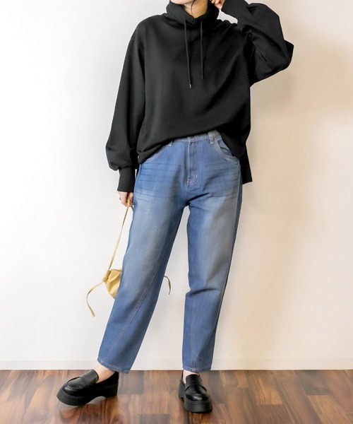 MARAI(マーライ)の「サルエルデニムパンツ ジーンズ ワイドパンツ キレイめ(デニムパンツ・レディース・ブルー/ワンウォッシュ/ホワイト/ネイビー・S/LL/L/4L/3L/M)」の8枚目の写真