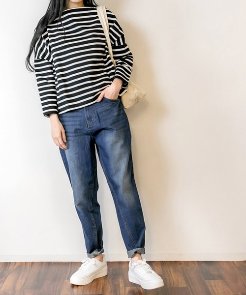 MARAI(マーライ)の「サルエルデニムパンツ ジーンズ ワイドパンツ キレイめ(デニムパンツ・レディース・ブルー/ワンウォッシュ/ホワイト/ネイビー・S/LL/L/4L/3L/M)」の10枚目の写真