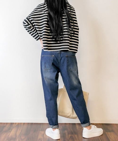 MARAI(マーライ)の「サルエルデニムパンツ ジーンズ ワイドパンツ キレイめ(デニムパンツ・レディース・ブルー/ワンウォッシュ/ホワイト/ネイビー・S/LL/L/4L/3L/M)」の11枚目の写真