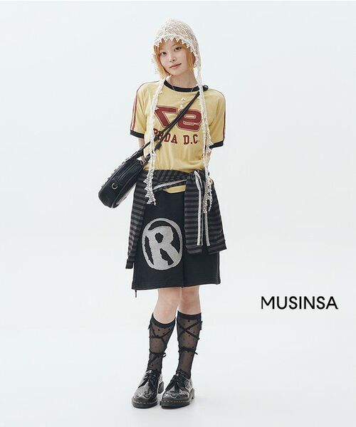 PRENDA（プレンダ）の「VINTAGE LOGO STRIPE HOOD ZIP-UP BLACK（パーカー・レディース・その他・FREE）」の2枚目の写真