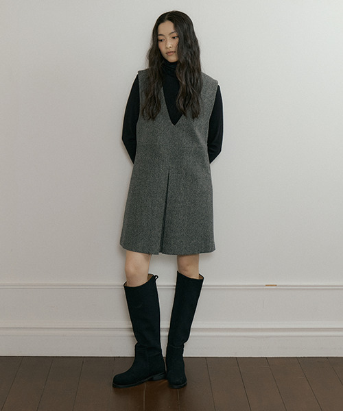 LINGSEOUL(リングソウル)の「v-neck sleeveless dress-charcoal(ワンピース・レディース・チャコール・FREE)」の2枚目の写真