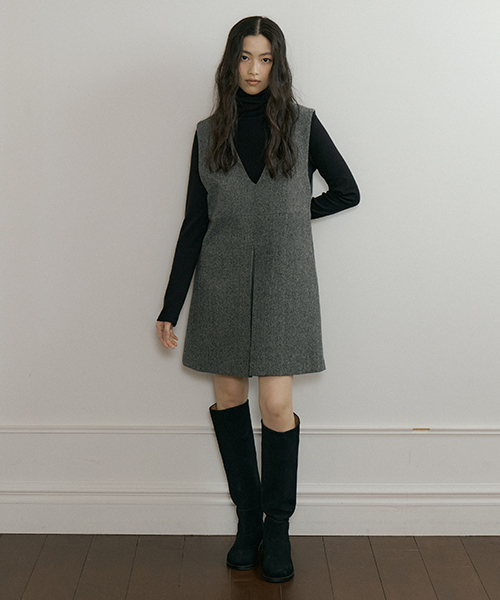 LINGSEOUL(リングソウル)の「v-neck sleeveless dress-charcoal(ワンピース・レディース・チャコール・FREE)」の4枚目の写真