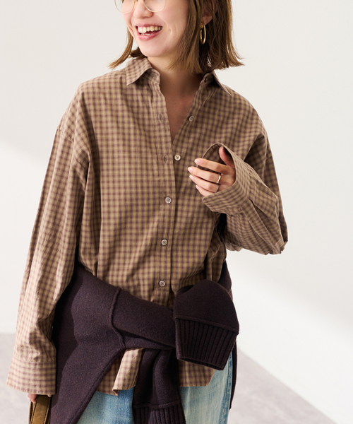FRAMeWORK(フレームワーク)の「ミニチェックレギュラーシャツ(シャツ/ブラウス・レディース・キャメル/ブラック/ベージュ・FREE)」の3枚目の写真