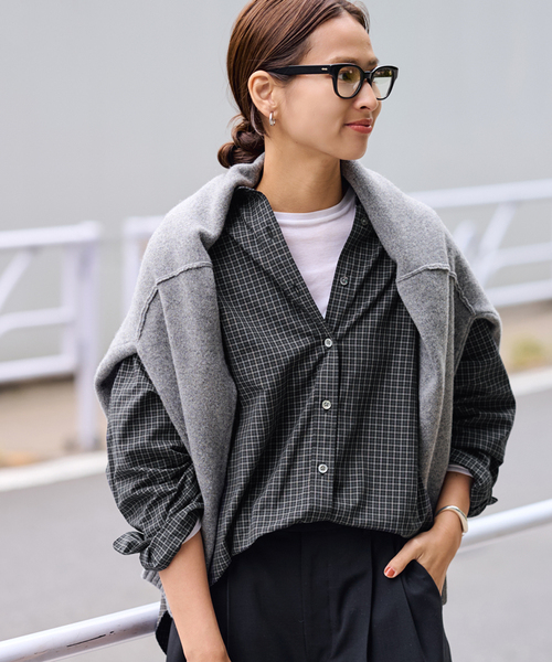 FRAMeWORK(フレームワーク)の「ミニチェックレギュラーシャツ(シャツ/ブラウス・レディース・キャメル/ブラック/ベージュ・FREE)」の11枚目の写真