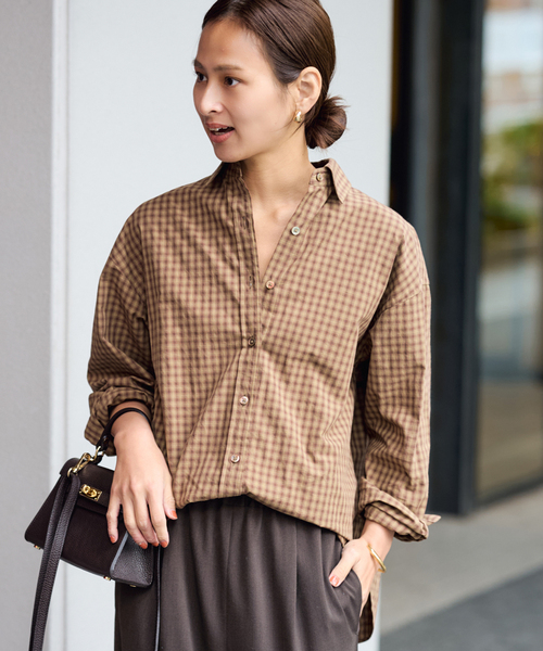 FRAMeWORK(フレームワーク)の「ミニチェックレギュラーシャツ(シャツ/ブラウス・レディース・キャメル/ブラック/ベージュ・FREE)」の20枚目の写真