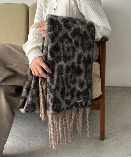 CAPRICIEUX LE'MAGE（カプリシューレマージュ）の「レオパードマフラー（マフラー・レディース・グレー/ベージュ・FREE）」の8枚目の写真