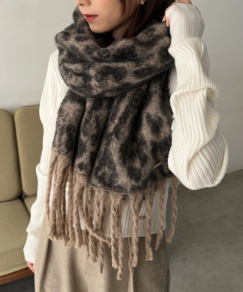 CAPRICIEUX LE'MAGE（カプリシューレマージュ）の「レオパードマフラー（マフラー・レディース・グレー/ベージュ・FREE）」の9枚目の写真