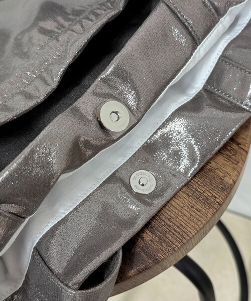 fredy emue(フレディエミュ)の「シャイニーアウトポケット刺しゅうトートバッグ(トートバッグ・レディース・ベビーピンク/ブラック/グレー/ブロンズ・FREE)」の14枚目の写真