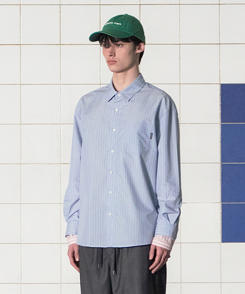 UNALLOYED(アナロイド)の「レイヤードカフスストライプシャツ / ブルー(シャツ/ブラウス・メンズ・その他・MEDIUM/LARGE)」の2枚目の写真