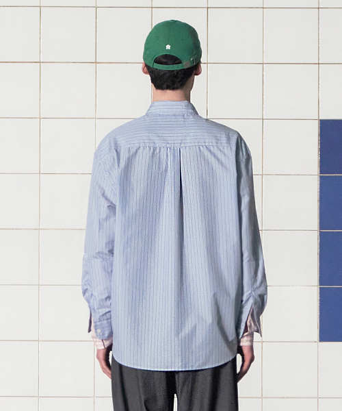 UNALLOYED(アナロイド)の「レイヤードカフスストライプシャツ / ブルー(シャツ/ブラウス・メンズ・その他・MEDIUM/LARGE)」の3枚目の写真