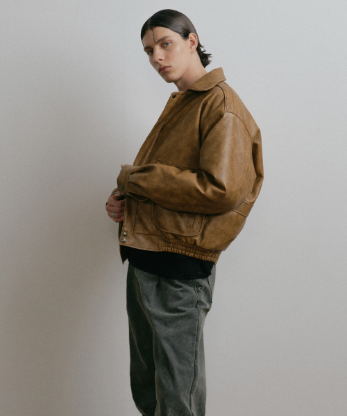 DUSTYWHITE(ダスティーホワイト)の「BEIGE VINTAGE FAUX LEATHER A-1 JUMPER (3oz)(ライダースジャケット・メンズ・その他・MEDIUM/LARGE/X-LARGE)」の5枚目の写真
