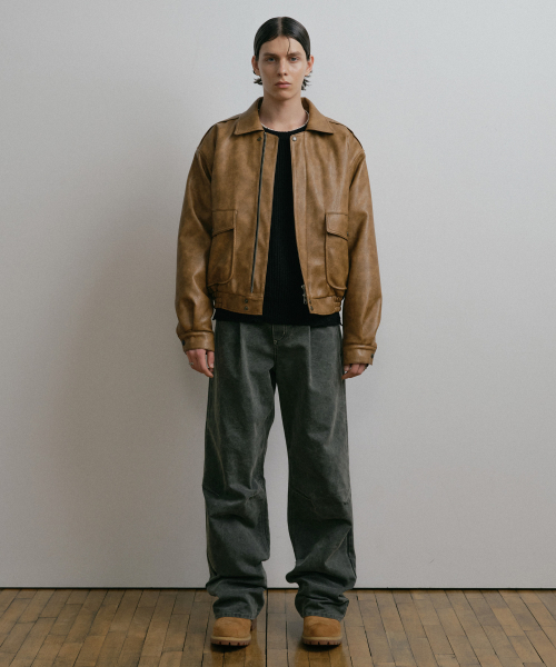 DUSTYWHITE(ダスティーホワイト)の「BEIGE VINTAGE FAUX LEATHER A-1 JUMPER (3oz)(ライダースジャケット・メンズ・その他・MEDIUM/LARGE/X-LARGE)」の6枚目の写真