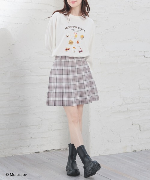 Honeys(ハニーズ)の「【UVカット】ミッフィー/ゆるTシャツ(Tシャツ/カットソー・レディース・オートミール/スミクロ/アイボリー・L/LL/M/S)」の14枚目の写真