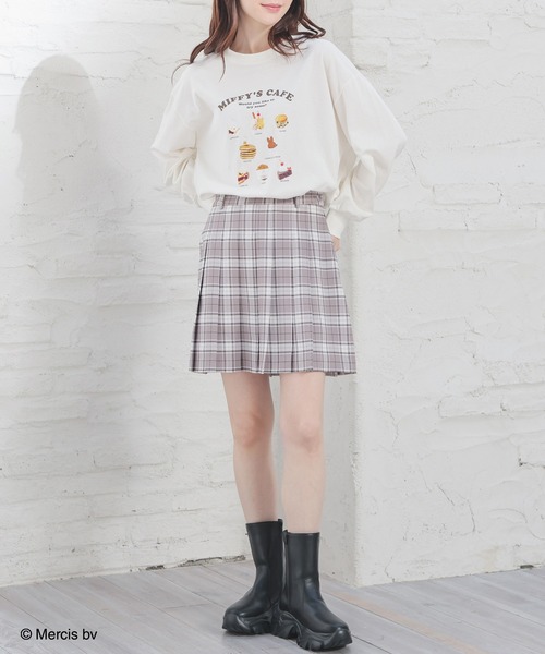 Honeys(ハニーズ)の「【UVカット】ミッフィー/ゆるTシャツ(Tシャツ/カットソー・レディース・オートミール/スミクロ/アイボリー・L/LL/M/S)」の15枚目の写真