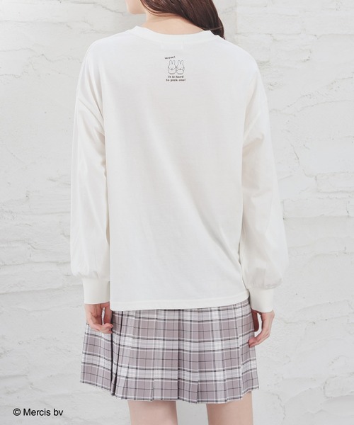 Honeys(ハニーズ)の「【UVカット】ミッフィー/ゆるTシャツ(Tシャツ/カットソー・レディース・オートミール/スミクロ/アイボリー・L/LL/M/S)」の4枚目の写真