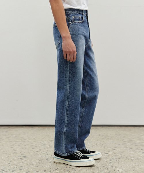DECET(デケト)の「Dawn Semi Wide Jeans DCPT002LaserBlue(デニムパンツ・レディース・その他・26/28/34/32)」の4枚目の写真