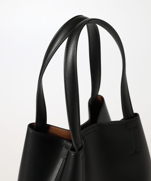 YELLOWSTONE(イエローストーン)の「Vegan leather Handle Bucket bag - Black(トートバッグ・レディース・その他・FREE)」の5枚目の写真