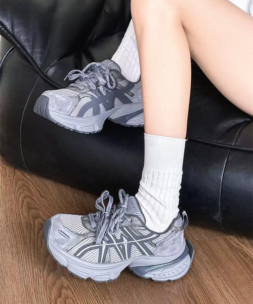 Lace Ladies（レースレディース）の「配色 メッシュ 厚底 レースアップ スニーカー（スニーカー・レディース・グレー/ブラック/ブラウン・22.5cm/23cm/23.5cm/24cm/24.5cm/25cm）」の2枚目の写真