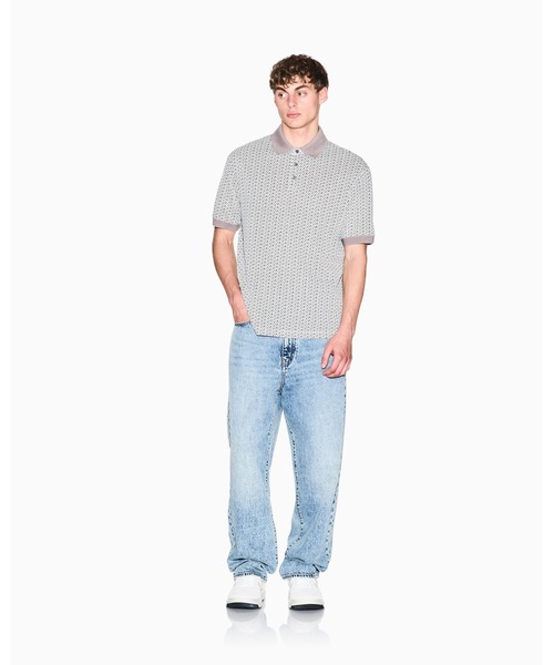 ARMANI EXCHANGE(アルマーニエクスチェンジ)の「【A|X アルマーニ エクスチェンジ】オールオーバーロゴ 半袖ポロシャツ/REGULAR(ポロシャツ・メンズ・アイボリー・LARGE/SMALL/X-LARGE/X-SMALL/MEDIUM/XX-LARGE)」の4枚目の写真
