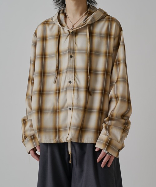 Lui's(ルイス)の「オンブレーフードシャツ(シャツ/ブラウス・メンズ・ネイビー/アイボリー・S/M)」の1枚目の写真