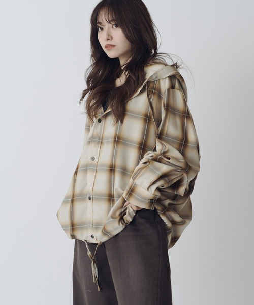 Lui's(ルイス)の「オンブレーフードシャツ(シャツ/ブラウス・メンズ・ネイビー/アイボリー・S/M)」の16枚目の写真