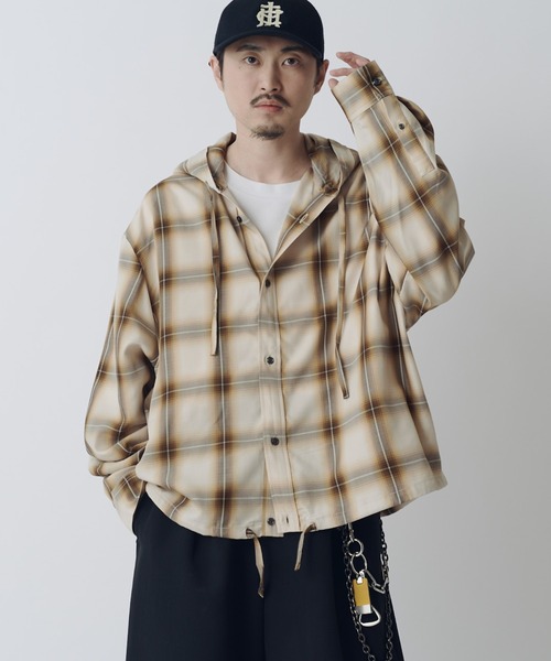 Lui's(ルイス)の「オンブレーフードシャツ(シャツ/ブラウス・メンズ・ネイビー/アイボリー・S/M)」の11枚目の写真