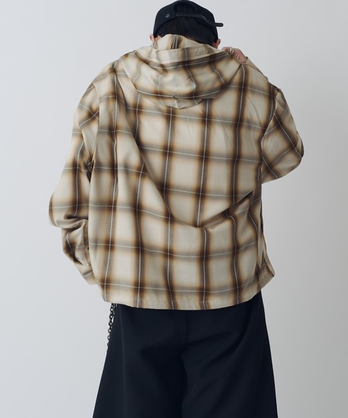 Lui's(ルイス)の「オンブレーフードシャツ(シャツ/ブラウス・メンズ・ネイビー/アイボリー・S/M)」の14枚目の写真