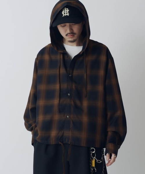 Lui's(ルイス)の「オンブレーフードシャツ(シャツ/ブラウス・メンズ・ネイビー/アイボリー・S/M)」の4枚目の写真