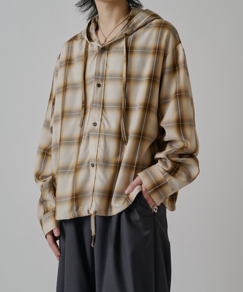 Lui's(ルイス)の「オンブレーフードシャツ(シャツ/ブラウス・メンズ・ネイビー/アイボリー・S/M)」の20枚目の写真