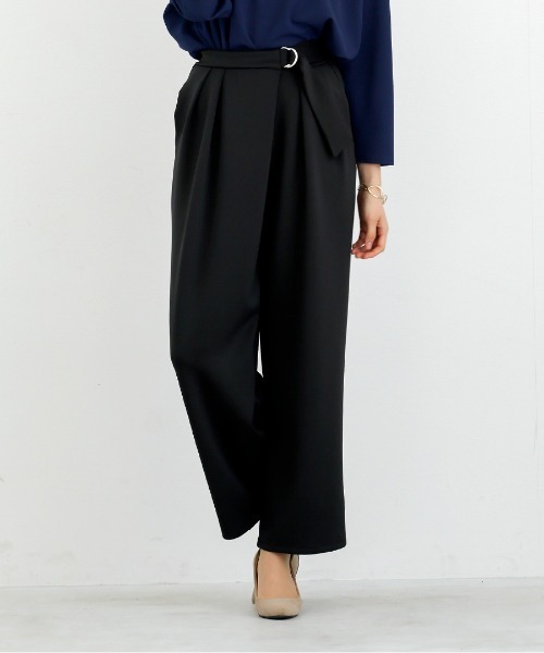 White Collection（ホワイトコレクション）の「【 リラクシーに映える 】 ハイストレッチライトポンチ・ウエストベルトデザインバレルレッグパンツ（その他パンツ・レディース・ネイビー/ブラック/ライトベージュ・S/M/L）」の2枚目の写真
