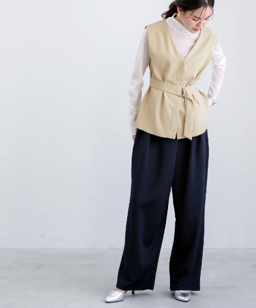 White Collection（ホワイトコレクション）の「【 リラクシーに映える 】 ハイストレッチライトポンチ・ウエストベルトデザインバレルレッグパンツ（その他パンツ・レディース・ネイビー/ブラック/ライトベージュ・S/M/L）」の13枚目の写真