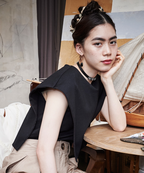 Ray BEAMS（レイビームス）の「RBS / レイヤー ヨーク プルオーバー（Tシャツ/カットソー・レディース・オフホワイト/ブラック・ONE SIZE）」の2枚目の写真