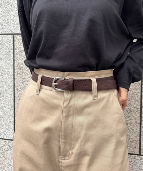 ISOOK（アイスー）の「【ISOOK / アイスー】ベーシックフェイクレザーベルト / レディース 合皮 オフィス 休日 ブラック ブラウン 黒 茶色（ベルト・レディース・ブラック/ブラウン・FREE）」の3枚目の写真