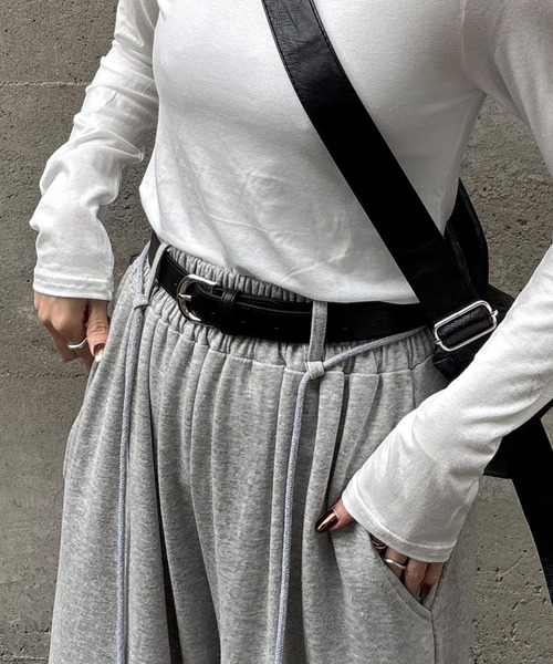 ISOOK（アイスー）の「【ISOOK / アイスー】ベーシックフェイクレザーベルト / レディース 合皮 オフィス 休日 ブラック ブラウン 黒 茶色（ベルト・レディース・ブラック/ブラウン・FREE）」の4枚目の写真