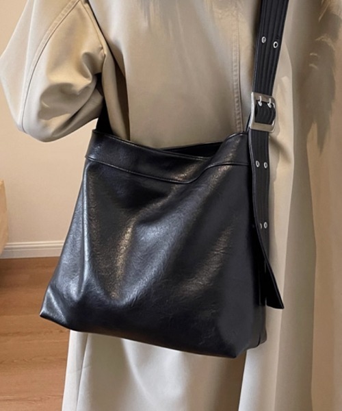 セール】ダブルバックル 肩がけショルダートート（ショルダーバッグ