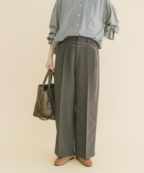 ITEMS URBANRESEARCH（アイテムズ アーバンリサーチ）の「チェーンベルト付きパンツ（その他パンツ・レディース・ブラック/グレー/ベージュ・FREE）」の3枚目の写真