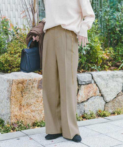 ITEMS URBANRESEARCH（アイテムズ アーバンリサーチ）の「チェーンベルト付きパンツ（その他パンツ・レディース・ブラック/グレー/ベージュ・FREE）」の4枚目の写真